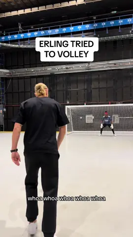 ERLING TRIED TO VOLLEY #drinkprime #erlinghaaland #loganpaul #ksi 