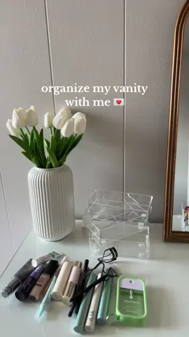 organize my makeup, apartment room tour coming up🤭#newvanity #organizingmakeup #vanity #vanitysetup #organization #pinterestinspo #asmrsounds #makeup #asmrsounds 