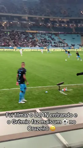 Filmei o #luan entrando e deu mais um gol do #gremio no #cruzeiro 3️⃣❌0️⃣ #fyy #viral #brasileirao 