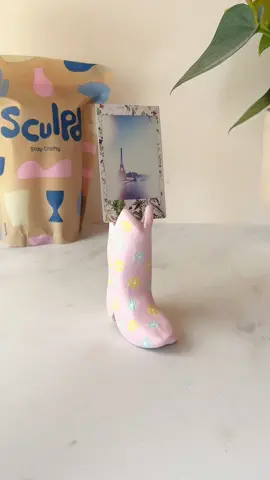 The perfect home for your polaroid snaps 📸 🫶🏼 #diyproject #pottery #cowboyboots #giftideas #airdryclay 