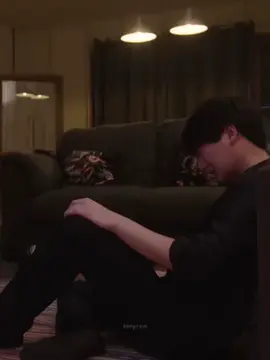 I feel sad to see him cry 😢 #thejungleep11 #kristperawat #lookjunbhasidi #thaienthu #foryou #fypシ  #perawatsangpotirat  