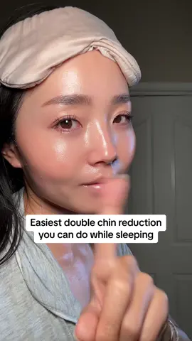 Keeping your mouth closed while you sleeping🫶❤️ #mouthtape #doublechinreduction #doublechinhack #beautyhack #BeautyTok #skincaretips #sleepingbeauty 