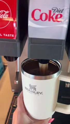 love a diet cherry coke #drinktok #dietcokebreak #utaustin #gamedayoutfit 