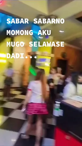 Sing Paling Ngerti  #gilga #ladieskaraoke #malangfyp #malang #malanghits #fyp #fypシ゚viral #grandpesona #viralvideo #karaokemalang #karaoke #ladies #tiktok 