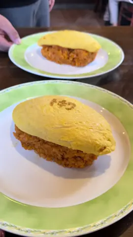 岐阜でオムライスの人気店と言えばここ！ シンプルなチキンライスにふんわりオムレツがのったオムライス🤤 📍岐阜 トキワ1921 のってるオムライストキワ サイズ1.5 ¥800 #岐阜グルメ #岐阜ランチ #オムライス #パッカンオムライス #omurice 