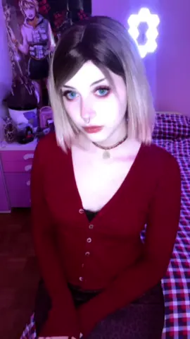 Do I look like your girlfriend? 🌫️ #mariasilenthill2 #mariadbd #silenthill2 #silenthillcosplay #doilooklikeyourgirlfriend? #silenthill #perte #fyp #virale #trending #survivalhorror 