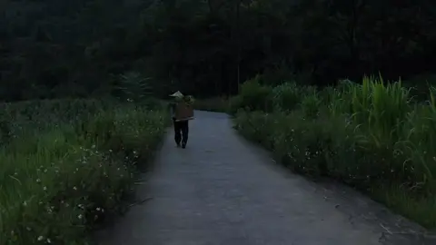 Mẹ là xương cột sống của tôi, giúp tôi luôn sống ngay thẳng và chân thành. Mẹ là máu nóng trong tôi, giúp tôi luôn mạnh mẽ và đầy sức sống. Mẹ là nhịp đập trái tim tôi. Tôi không thể tưởng tượng được cuộc đời tôi sẽ ra sao nếu thiếu mẹ.  #tamtrang #canhdep #nhacnaychillphet #phongcanhdep9 #fyp #xuhuong #Master2023byTikTok #back2school 