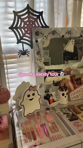 Literally loved how my vanity turned out this year! 👻 #spooky #fypシ #pinklovers #halloween #pinkvanity #vanitytour 
