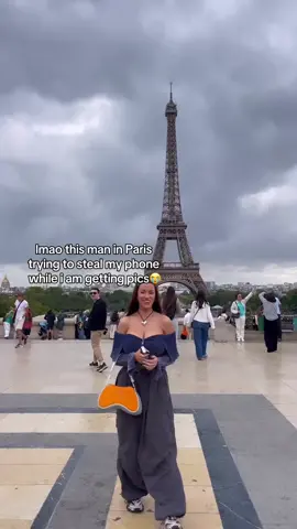No bc y’all be safe out here they crazy #fyp #paris #europe #pickpocketparis #tourist #explore 