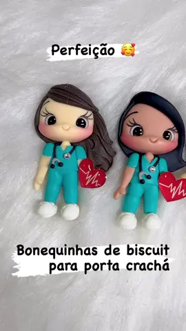 Eu amo ❤️ E você? #enfermagemporamor #enf #enfermagem #saude #pediatria #biscuit #portacrachapersonalizado 