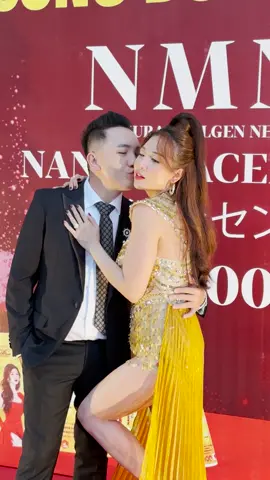 Dương Ngọc Thái hôn vợ cực ngọt trên thảm đỏ sự kiện lớn #trieuaivy #duongngocthai