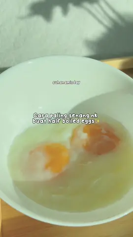 Senang gila buat telur separuh masak. Dulu buat atas stove siap kena set timer😂. Skrg ni buat atas sofa pon boleh ✨ #halfboiledeggs #bekasbuattelurseparuhmasak #telurseparuhmasak #suhanamisday #halfboileggmaker 