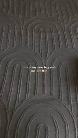 👜✨🤍🫶🏼#unboxing #bag #luxurybag #designer #designerbag #fyp @Le Tanneur 