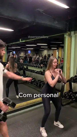 Tá aí uma das principais importâncias de se ter um Personal: controle das cargas e extrair o máximo do aluno 😎 . #saopaulo #memefitness #academia #fyp #shape #agachamento #gymeme #personaltrainer 