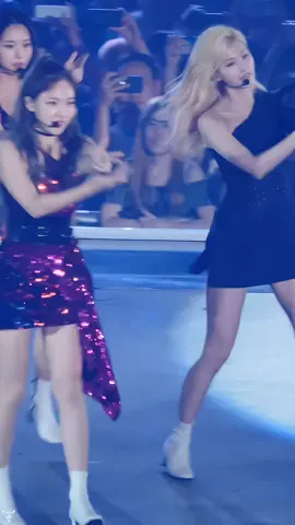 oi galera, vou me afastar por um tempo indeterminado #sana #twice #sccjn #fancam #moot #kpop #tiktok @TikTok 