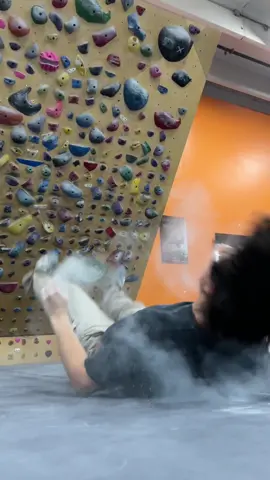 Tag a friend that’s always covered in chalk. Chalk graciously provided by Chalk Cartel. Use the 🔗 in our bi0 for 20% all Chalk Cartel products! No chalk bags were harmed in the making of this video. #climbing #climbingchalk #bouldering