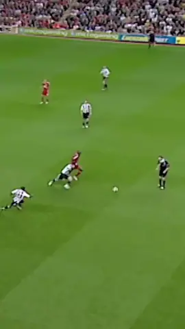 Golazo desde centro del campo de Xabi Alonso 😱💥