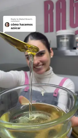 Replying to @Mabel Bravo Ingredientes: 150 g de agua con gas 350 g de sacarosa (azucar blanco) 1 cucharadita (4 g) de limón 1 cucharadita (4 g) de bicarbonato Beneficios: •Controla la cristalización de la sacarosa •Mantiene la humedad en los helados Reduce la proliferación de microorganismos  *Rinde para una receta de 500 g. * ¡Sorprende con helados más suaves y deliciosos! 🍦🌟 #AzúcarInvertida