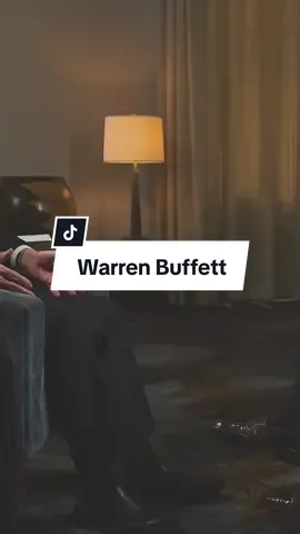 Warren Edward Buffett atau seorang peramal saham ini lahir pada tanggal 30 Agustus 1930, di Omaha, Nebraska, Amerika Serikat. Dia adalah salah satu investor dan pengusaha paling terkenal dan sukses di dunia. Buffett dikenal dengan julukan 