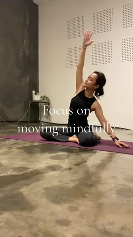 #yoga #yogaindonesia #yogabintaro #yogadibintaro #yogablooms #yogaworkout #yogagirl #gentleworkout #gentlemovementyoga #yogastretch #yogawithtari