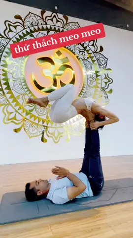 thử thách meo meo ✌️✌️✌️  . . #yoga #yogaflow #yoy#greenscreen #yogapose #kkyogii #yogalover #acro #acroyog #yogacallenge #yogacalifornia #vietnam #yogavietnam 