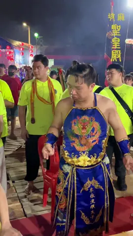 恭请 @百萬鎮城隍殿東嶽七殿大二爺伯  二爷伯和流氓太子！ #国庆 #马来西亚大二爷伯 #麻坡聖皇殿 #安溪大二爺伯 #大二伯爺 #大二爷伯宝诞千 #麻坡大二爷伯 #聖皇殿 #七殿大二爷伯 #百万镇城隍殿 #流氓 #流氓太子 