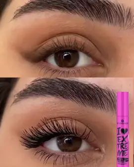 Essence i love extreme crazy volume mascara #mascara #essence #essencemascara #fyp #foryou 