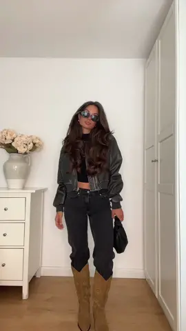 pre-fall outfit inspo🍂 #styleinspo #styletips #awfashion #awoutfitinspo #fallfashion #prefallfashion #fallwinterfashion #cowboyboots #cowboybootsoutfit 