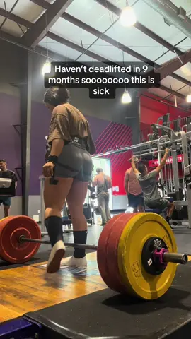 Lets gooooo #fyp #deadlift #legs 