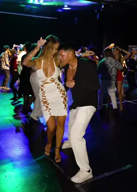 That dress made me nervous 🤍😅 #supershy #salsa #salsera #socialdance #sabor #timba 