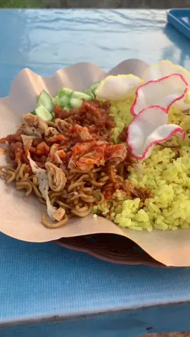 Sarapan sambil menikmati tol japek dan sunrise.. #fyp #foryoupage #mm2100 