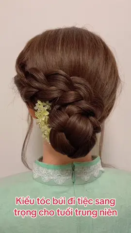 Hướng dẫn búi tóc đi tiệc sang trọng cho quý cô trung niên #Master2023byTikTok #búi_tóc #búi_tóc_đẹp_sanh_chảnh #búitóccủtỏi #búi_phồng #búitóc #búitócthônggia #tếttóc #tettocxinh #tócbàsui #hướngdẫnlàmtóc #tạokiểutrangđiểm #trungniendep #mẫutócđẹp #xuhuongtiktok #trend #LearnOnTikTok #fyp #hot #style 