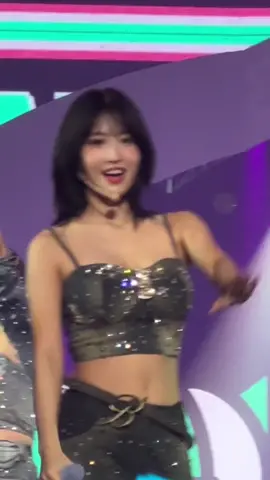 Short-haired Momo #twice #readytobesingapore #twicesingapore 