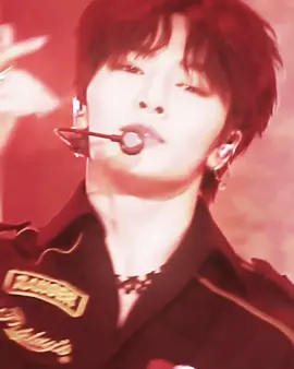 his dad is alexander mcqueen #jeongin #edit #fyp 