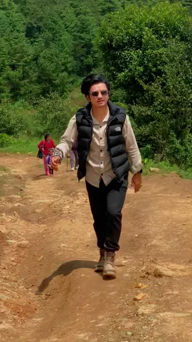#bishal_gharti_kshetri #videography #slowmo #fyp #style#walking #video #trending #nepalisong #tiktoknepal #parbatmuser #benimuser #mallajimuser #bp💙 