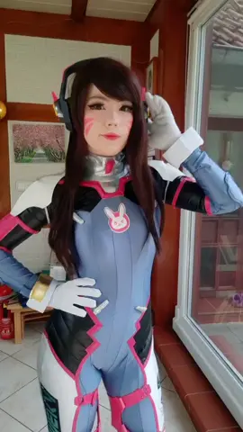 DVa doing the white boy dance xD #dvacosplay#dva#overwatchcosplay#overwatch2#gaming#whiteboydance#fypシ 