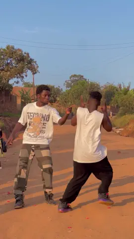 Ahah i scared him first 🥺😅 #ashleylookatme #africa #prank 