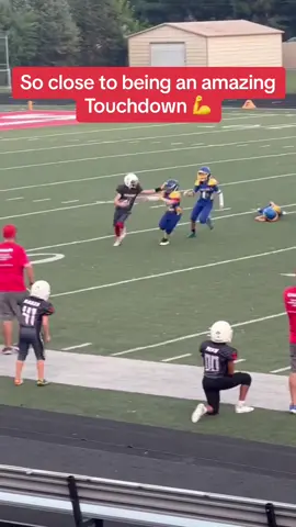 Was he out of bounds? 🤔 (Via @Trapboy$JB$ ) #internetrefs #whatsthecall #touchdown #outofbounds #amazingrun #run #td #stiffarm #sports #youthsports #youthfootball #highschoolfootball #beast #viral 
