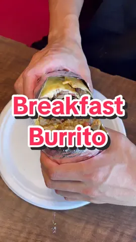 Would you tun for this carne asada breakfast burrito? #breakfastburrito #burritotok #foodontiktok #mexicanfoodtiktok 
