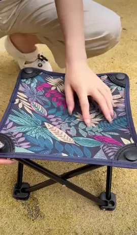 Folding chair.. #foldingchair #foldablechair #minichair #budolfindsshops 