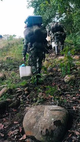 Ejército 🪖#trabajo #parati #colombia #fyp #tiktok #viral #video #militar # #patria #honor #lealtad ......