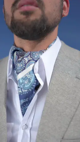 Does anyone know what this knot is called? I'll be reading you. 😎 #mensfashion  