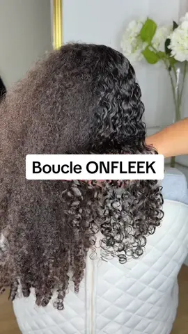 Elle a dit qu’elle préférait le avant, 😭 c’est une blague 🤦🏽‍♀️ BONNE RENTRÉE A TOUS 🥰❤️ ##boucles##onfleek##rapide##spray##maison 