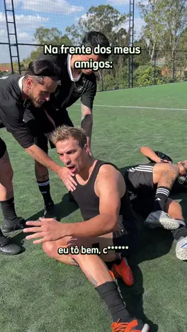 o que importa é a pose de jogador caro #futebol 