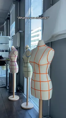 Fashion Design 🫶🏼 #fashionstudent #fashiontiktok #fashiondesigner #fashionschool #fashion #fashionillustration 