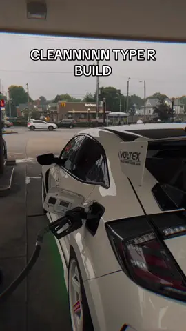 That wing lowkey niceeeee ✈️  #honda #hondacivic #civic #civicsi #typerfk8 #fk7 #4cylinder #4banger #jdm #japanesecars #turbocharged #10gencivic #civichatchback #stanced #civicwithalaptop #carbuilds #carmods #ricer #typer 