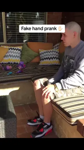 Fake hand prank #funny #funnyvideos #prank #pranks #fyp 