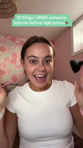 ask me any questions down below! i wanna help📚📚📚 #girls #relatable #advice #highschool 