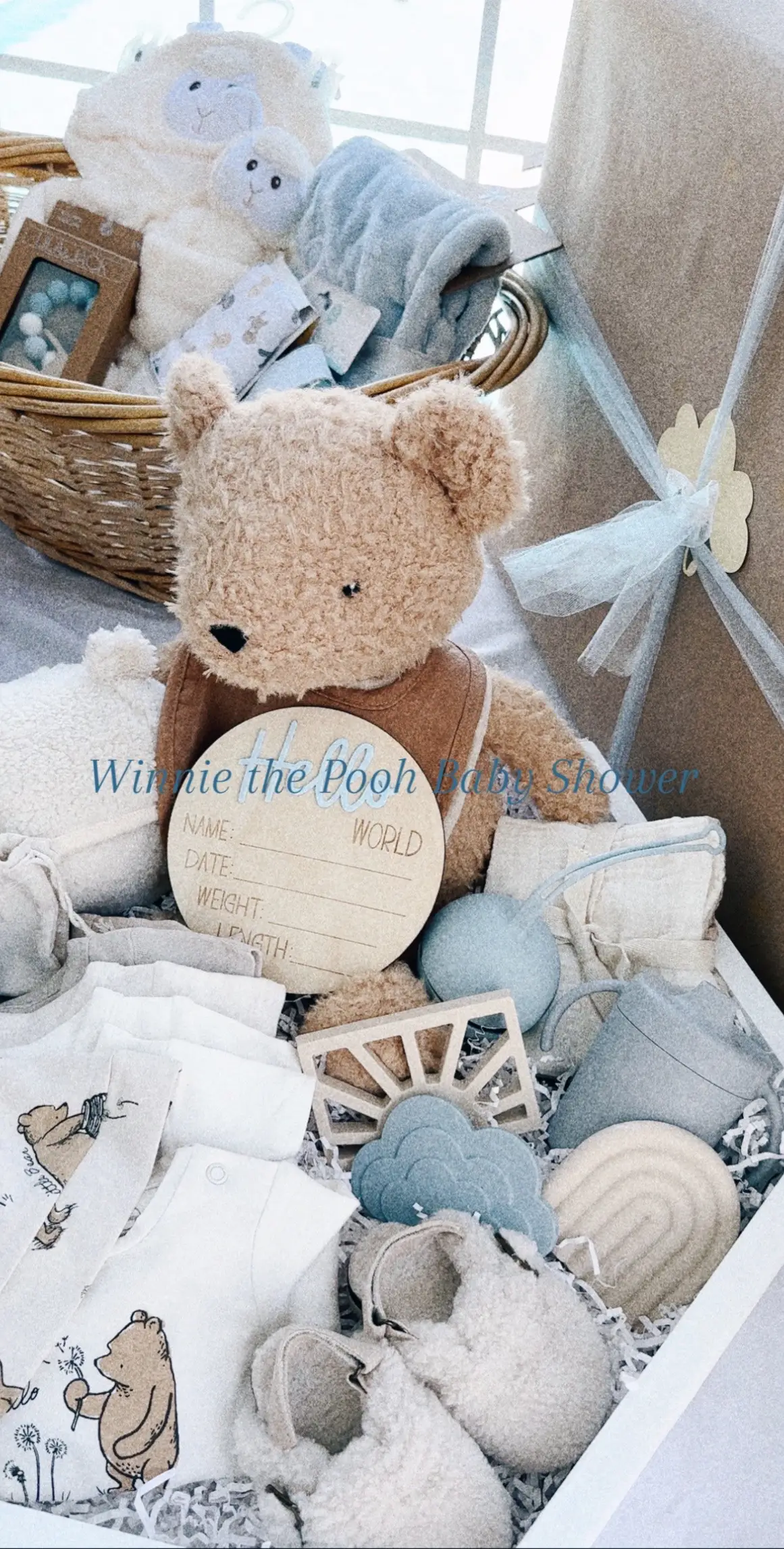 Can’t wait to be a nina any day now, 90% of this was DIY’d by me 🍯🩵 #babyshower #winniethepooh #vintagepooh #DIY #partyplanning #babyshowertheme #fypシ #fyp 