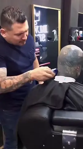 Hai cha con đi hớt tóc 👽🙏🏻🛸#xuhuong #viral #haiphongtattooclub #dinhanxamhinh #xăm #trending #tattoo #tiktok 